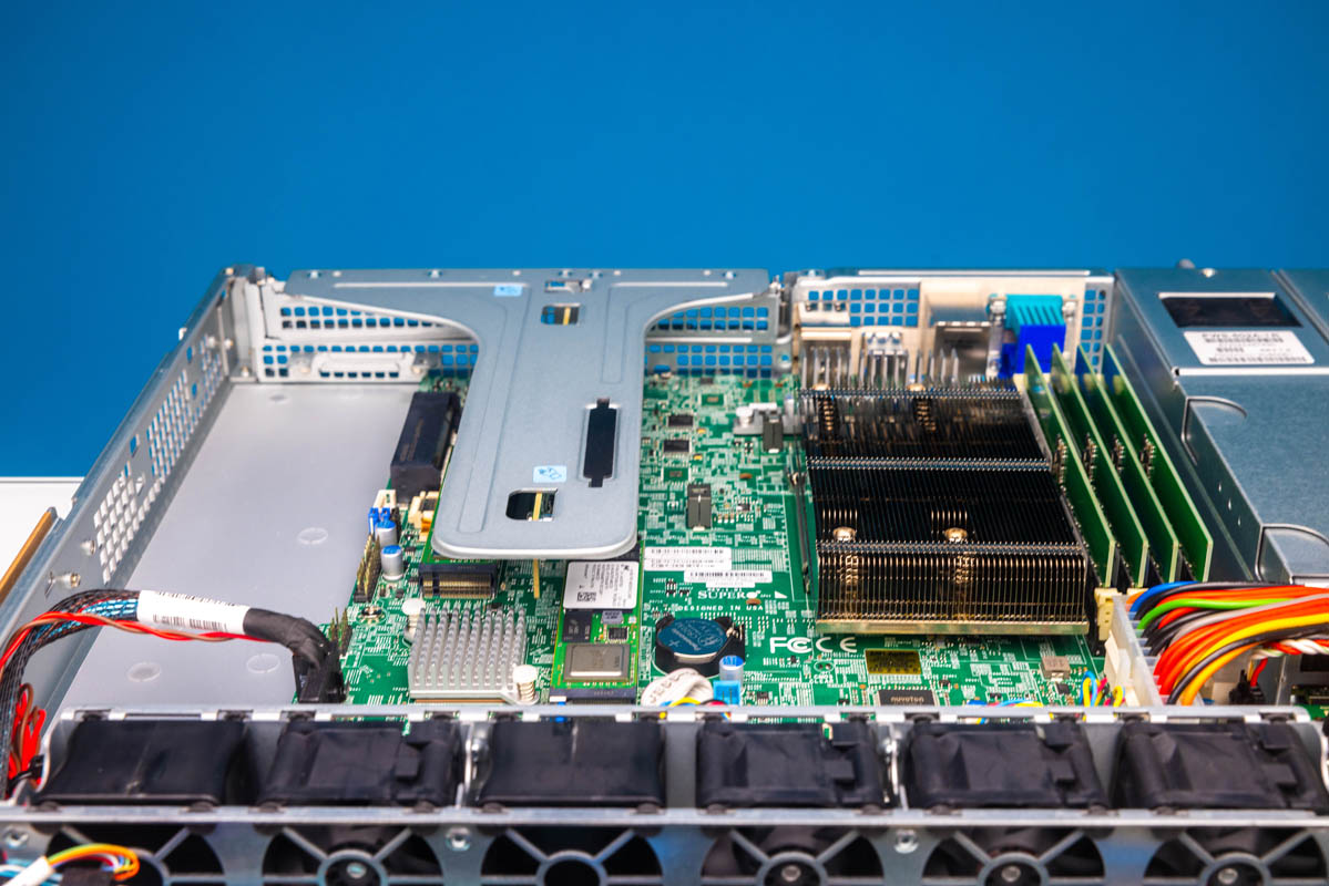 Server components including CPUs and GPUs